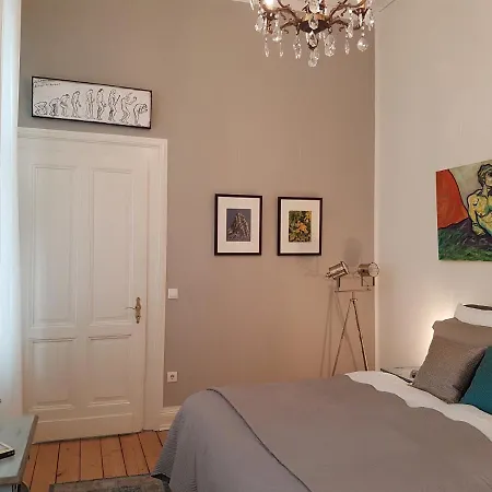 Bed & Breakfast Sleep Art And Tea